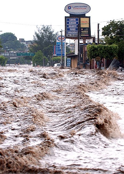 Inundaciones en San Salvador