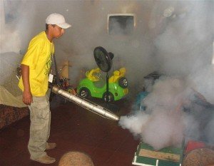 Fumigando en Soyapango