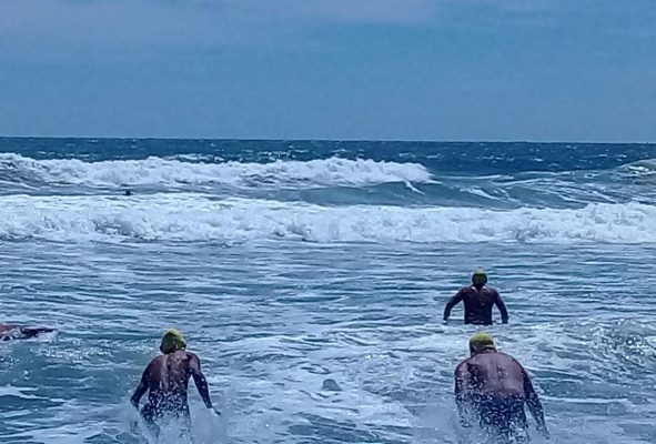 COMANDOS LIFEGUARDS CARRY OUT RESCUES AT LOS BLANCOS BEACH