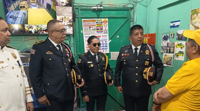 INSTRUCTORES INTERNACIONALES A CAMPAMENTO DE COMANDOS